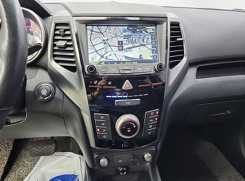 KG모빌리티(쌍용)  티볼리 2WD 가솔린 VX 사진 10