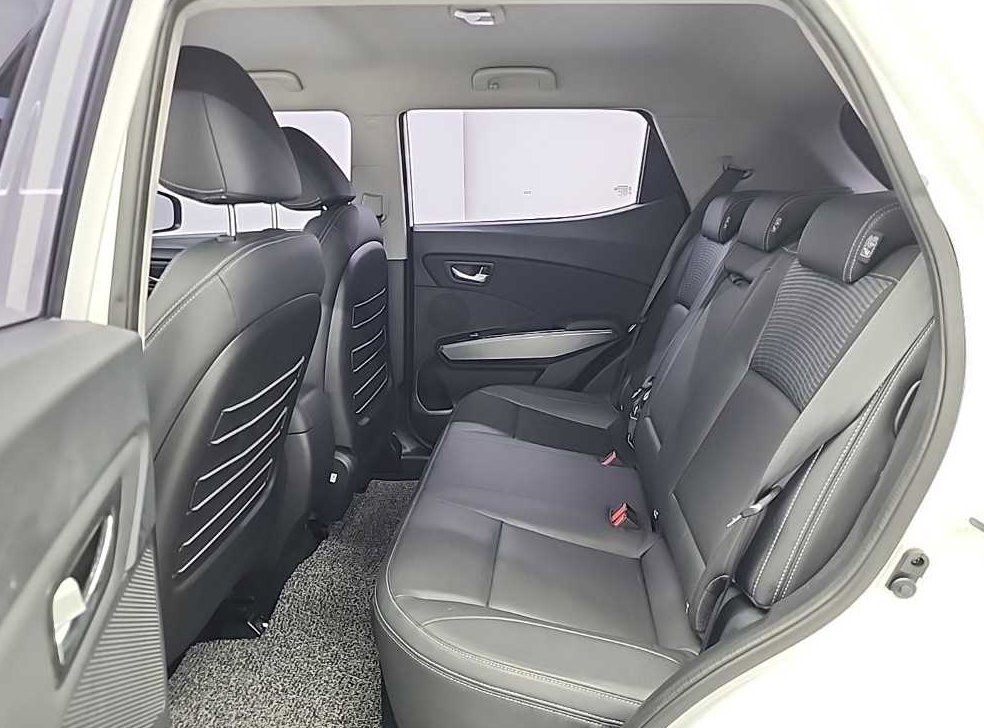 KG모빌리티(쌍용)  티볼리 2WD 가솔린 VX 사진 12