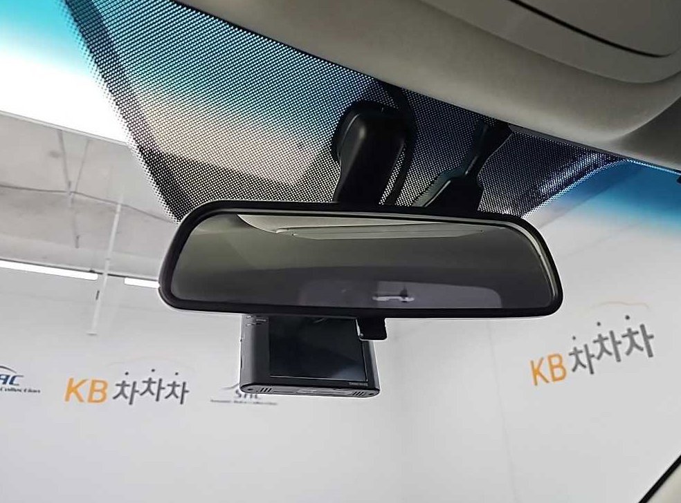 KG모빌리티(쌍용)  티볼리 2WD 가솔린 VX 사진 15