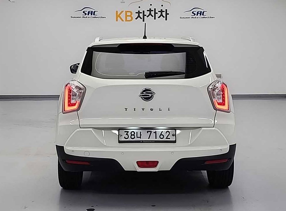 KG모빌리티(쌍용)  티볼리 2WD 가솔린 VX 사진 3