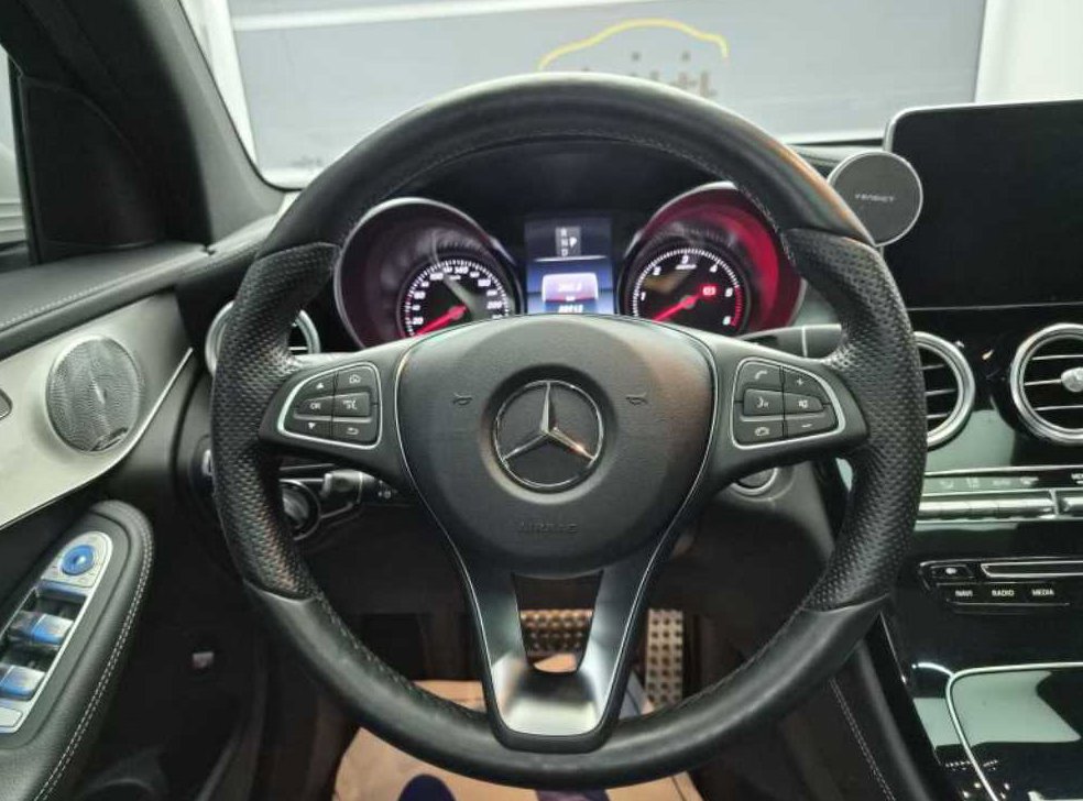 벤츠 GLC 클래스 GLC 250 d 4MATIC 사진 14