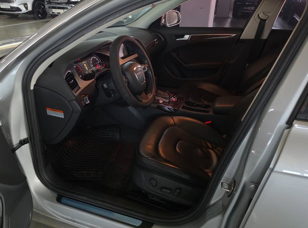 아우디 A4 2.0 TFSI 콰트로 다이나믹 사진 7