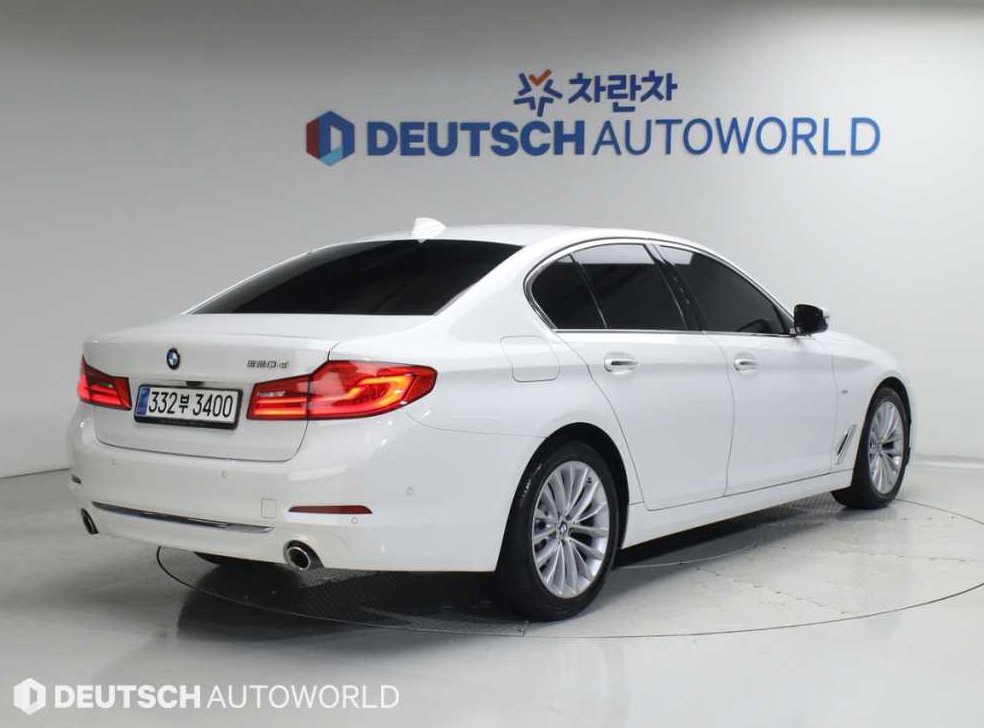 BMW 5시리즈 520d 럭셔리 스페셜 에디션 사진 2