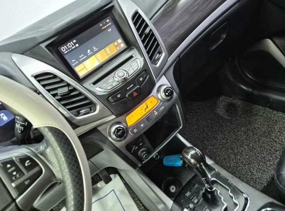 KG모빌리티(쌍용)  코란도 2WD 2.0 RX 사진 10