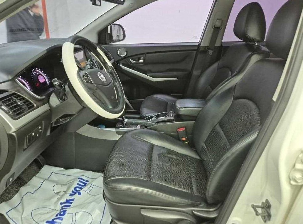 KG모빌리티(쌍용)  코란도 2WD 2.0 RX 사진 11