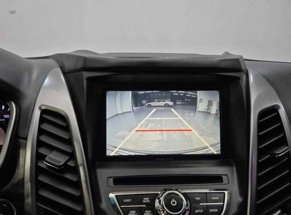 KG모빌리티(쌍용)  코란도 2WD 2.0 RX 사진 15