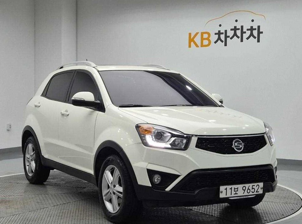 KG모빌리티(쌍용)  코란도 2WD 2.0 RX 사진 4