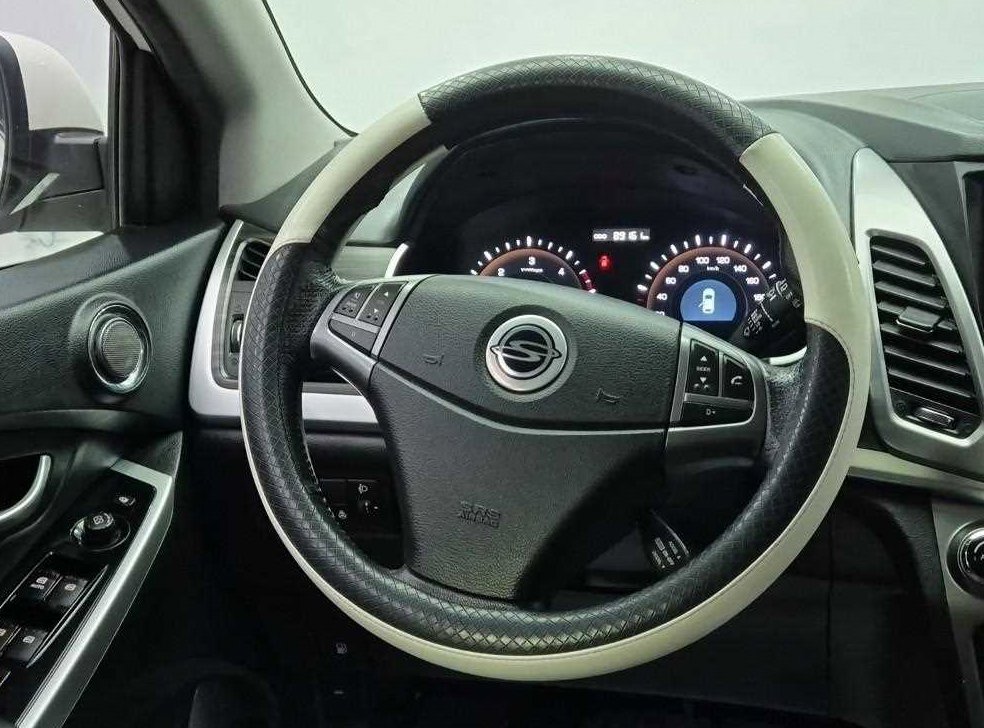 KG모빌리티(쌍용)  코란도 2WD 2.0 RX 사진 9
