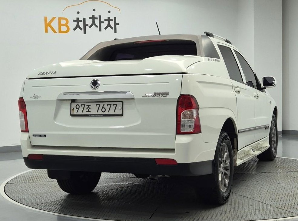 KG모빌리티(쌍용)  코란도 디젤 4WD 어드벤처 60TH 에디션 사진 3