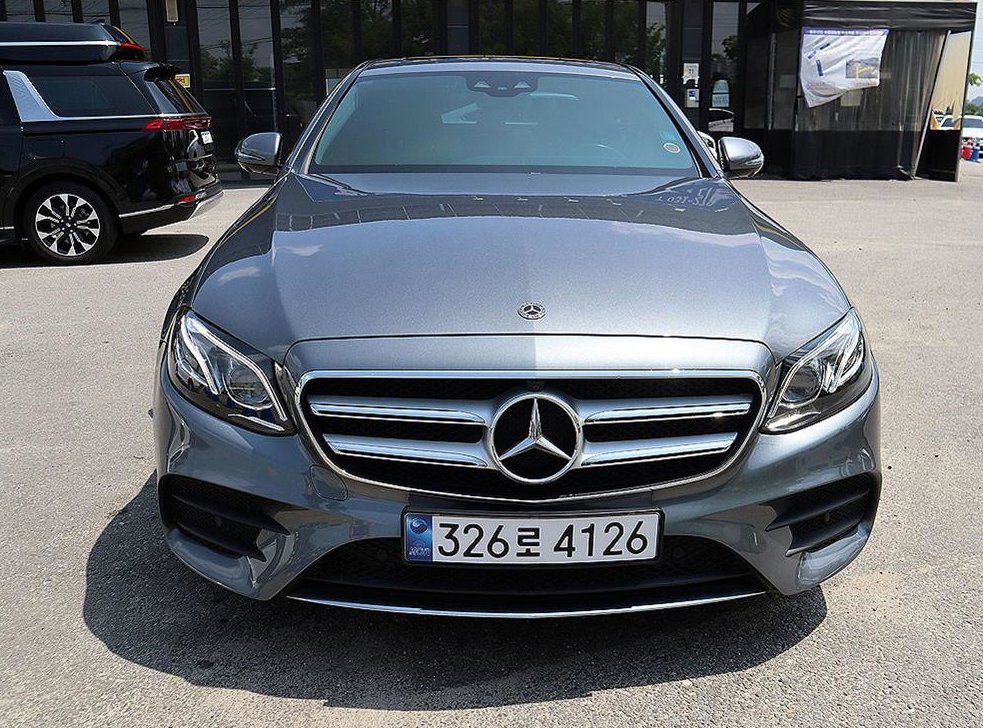 벤츠 E 클래스 E300 AMG LINE
