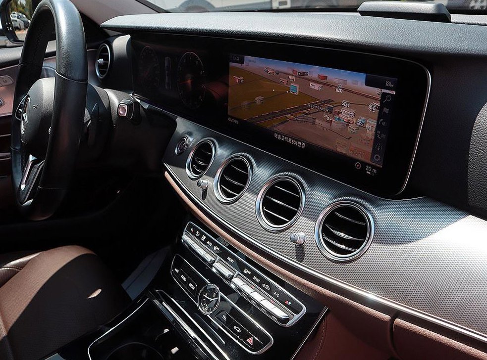 벤츠 E 클래스 E300 AMG LINE 사진 11