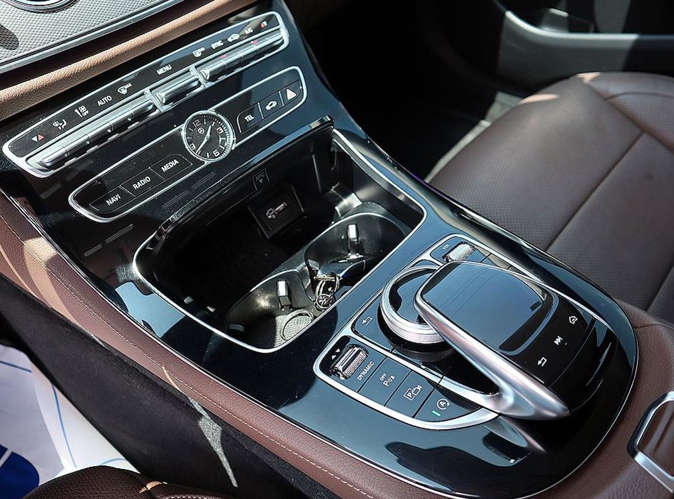 벤츠 E 클래스 E300 AMG LINE 사진 12