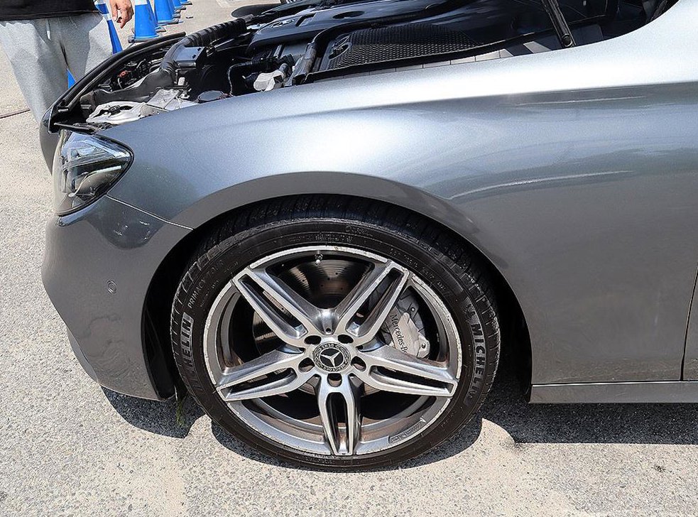 벤츠 E 클래스 E300 AMG LINE 사진 18