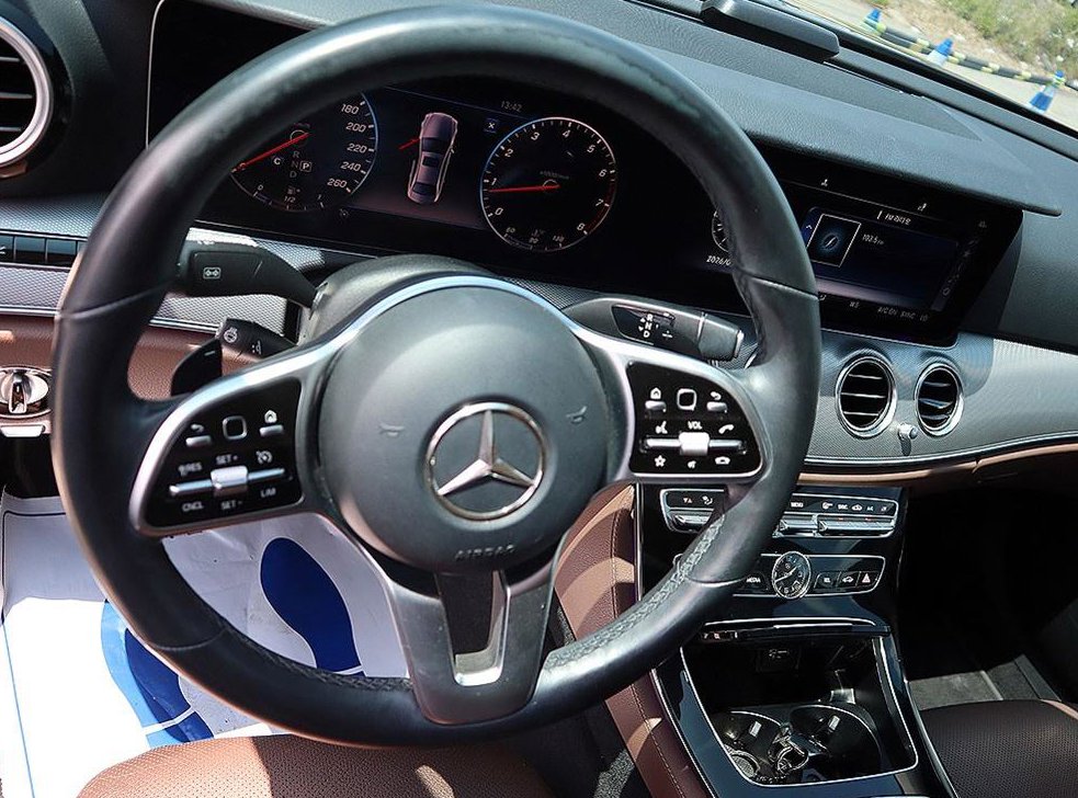 벤츠 E 클래스 E300 AMG LINE 사진 8