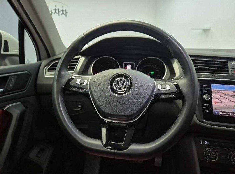 폭스바겐 티구안 2.0 TDI 프레스티지 사진 9