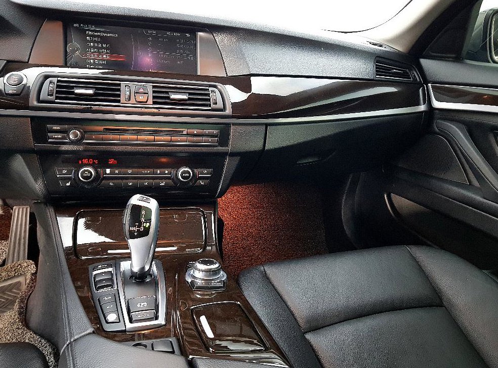 BMW 5시리즈 528i xDrive 사진 10