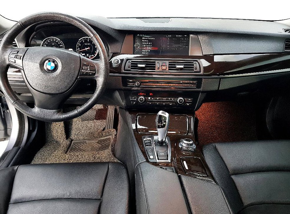 BMW 5시리즈 528i xDrive 사진 5