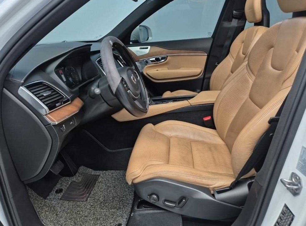 볼보 XC90 2.0 T6 AWD 사진 11