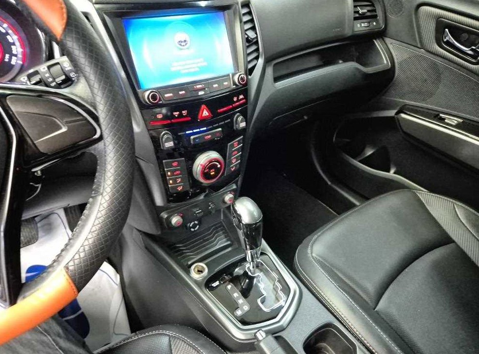 KG모빌리티(쌍용)  티볼리 디젤 2WD 1.6 LX 사진 10