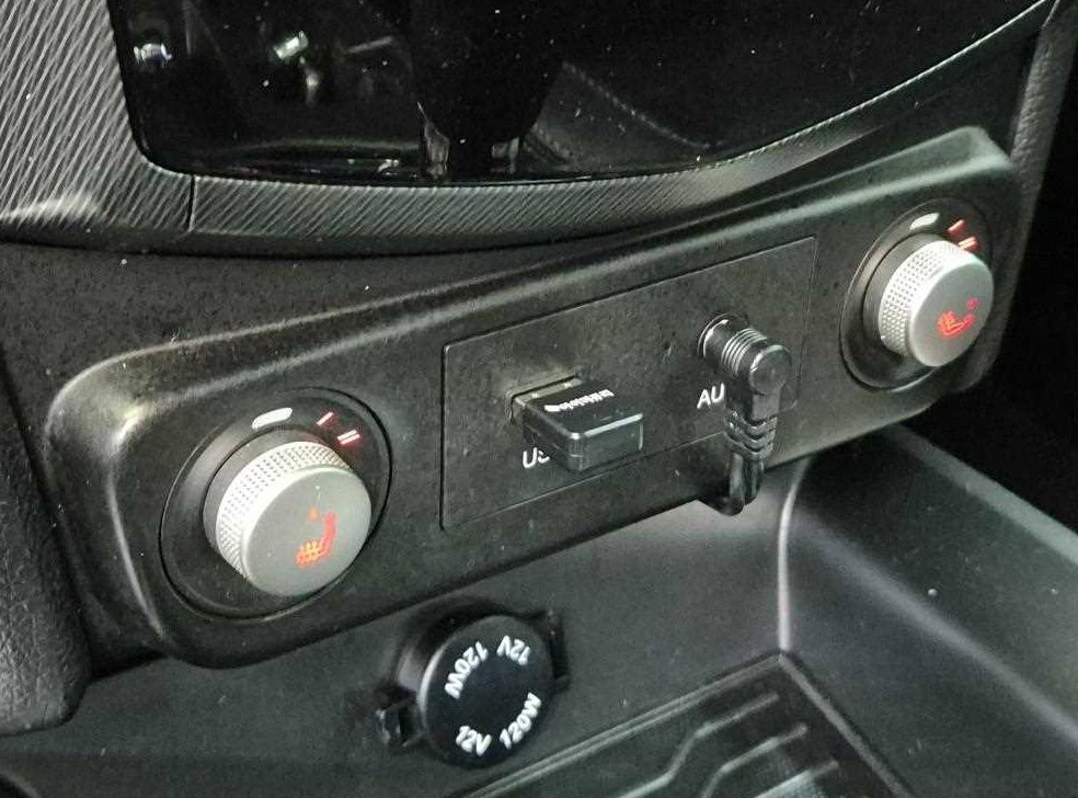 KG모빌리티(쌍용)  티볼리 디젤 2WD 1.6 LX 사진 16