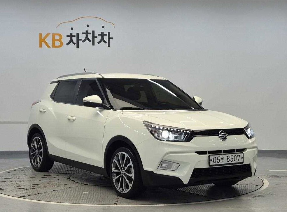 KG모빌리티(쌍용)  티볼리 디젤 2WD 1.6 LX 사진 4