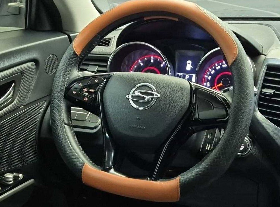 KG모빌리티(쌍용)  티볼리 디젤 2WD 1.6 LX 사진 9