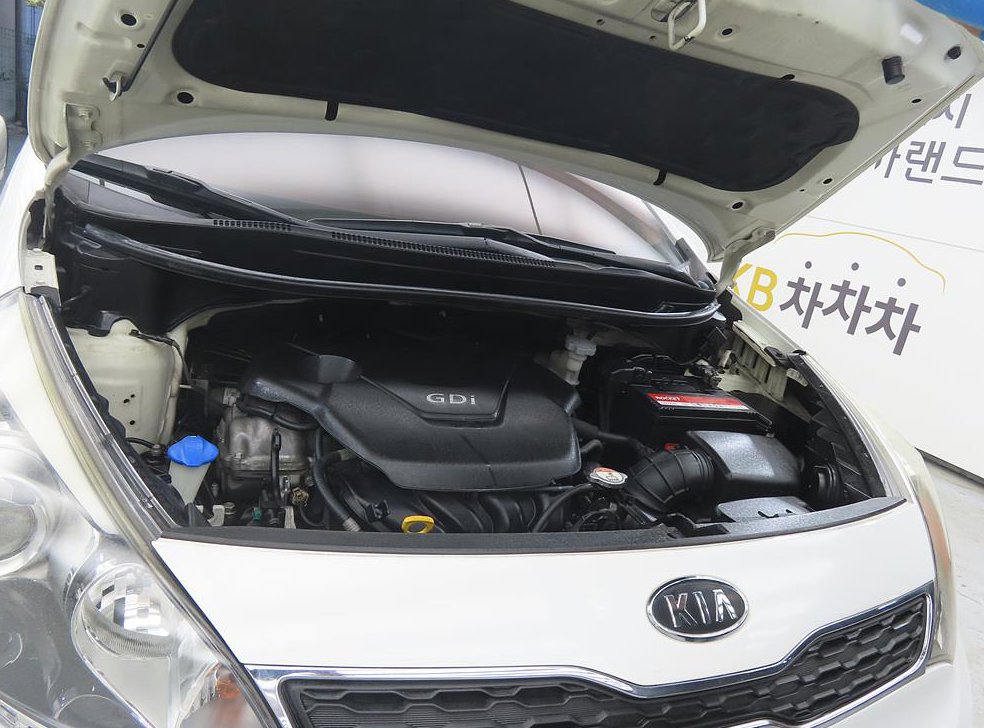 기아 프라이드 5DR 1.6GDI 프레스티지 사진 19