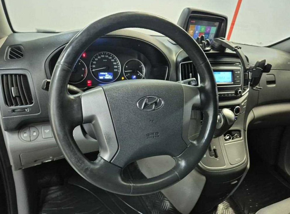 현대 스타렉스 2WD 밴 3인승 사진 9