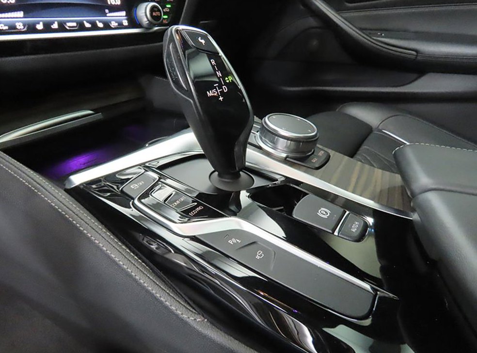 BMW 5시리즈 520d xDrive M 스포츠 플러스 사진 9