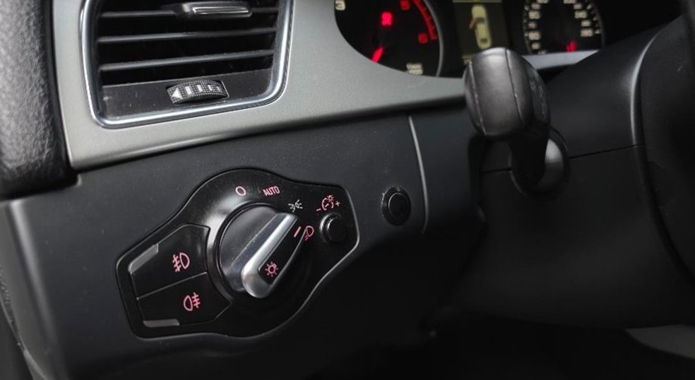 아우디 A4 2.0 TDI 사진 17