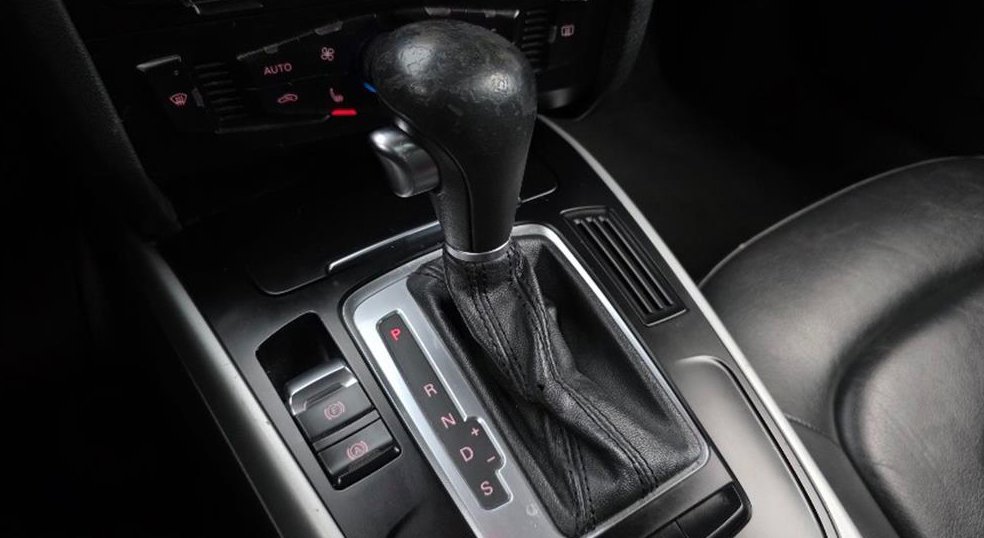 아우디 A4 2.0 TDI 사진 9