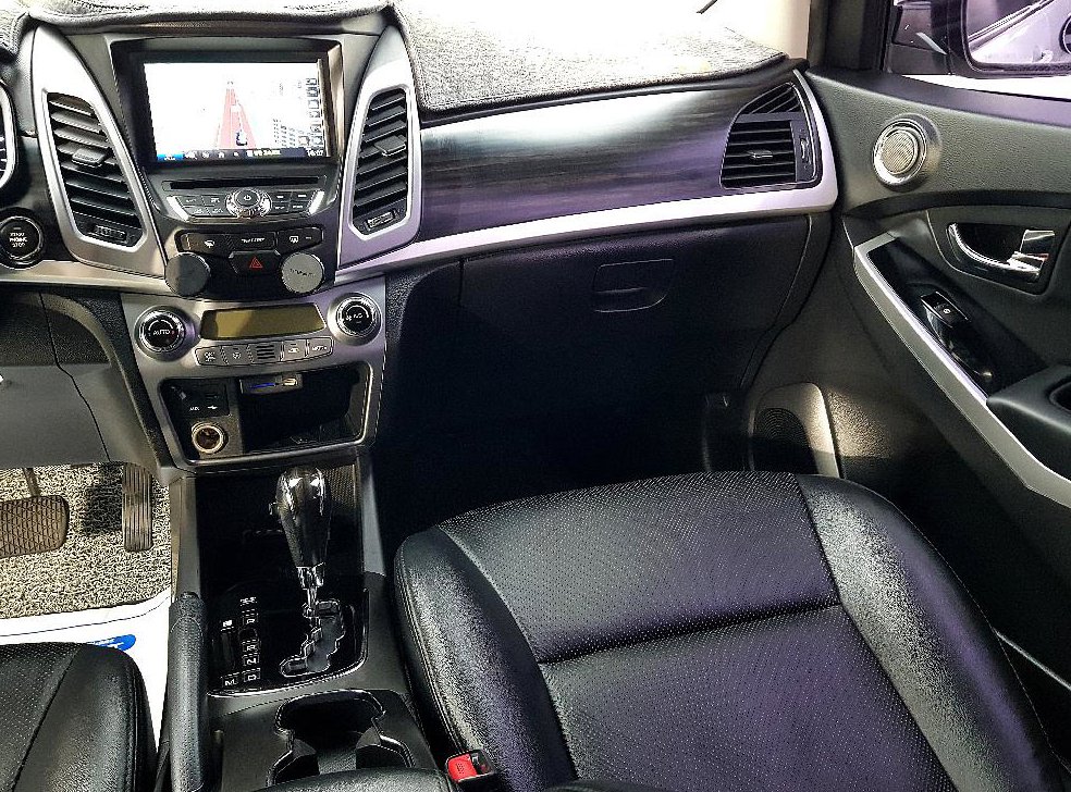 KG모빌리티(쌍용)  코란도 4WD 2.0 CVT 사진 10