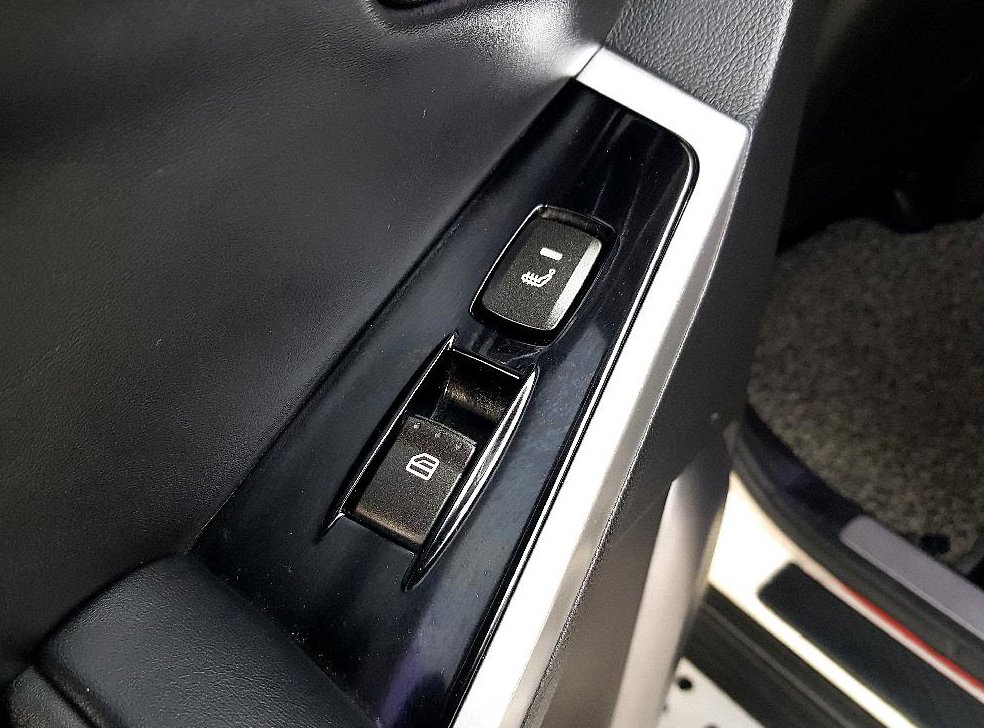 KG모빌리티(쌍용)  코란도 4WD 2.0 CVT 사진 15