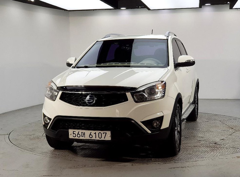 KG모빌리티(쌍용)  코란도 4WD 2.0 CVT 사진 2