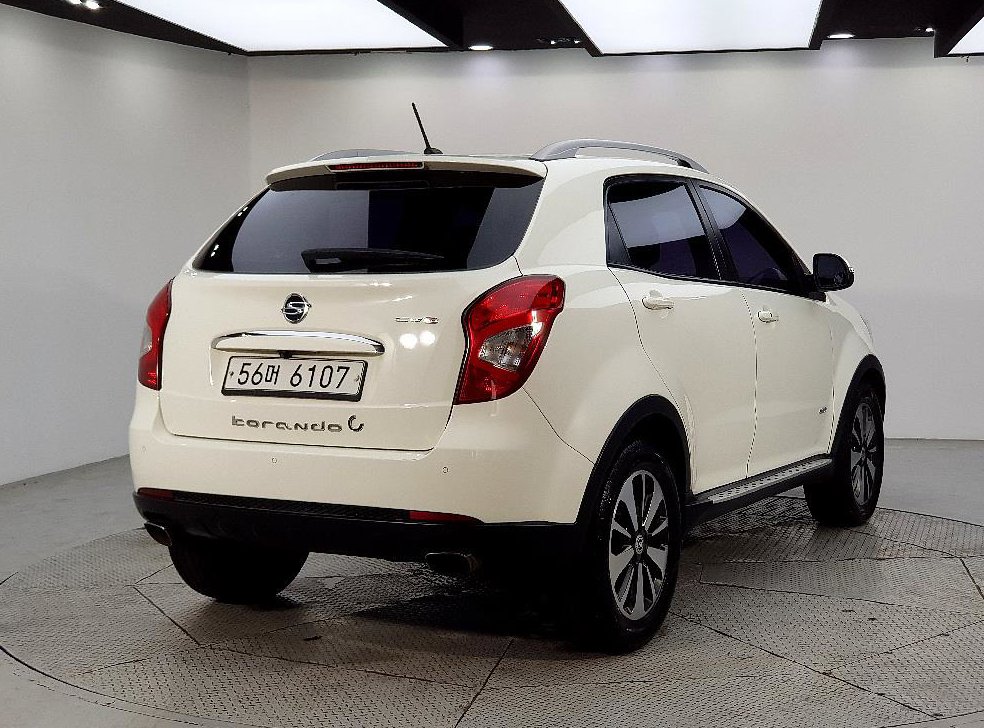 KG모빌리티(쌍용)  코란도 4WD 2.0 CVT 사진 4