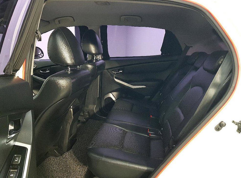 KG모빌리티(쌍용)  코란도 4WD 2.0 CVT 사진 9