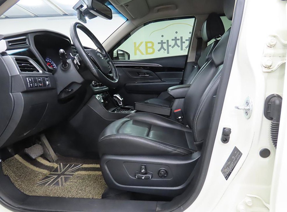 KG모빌리티(쌍용)  코란도 2WD 가솔린 1.5 C5 플러스 사진 5