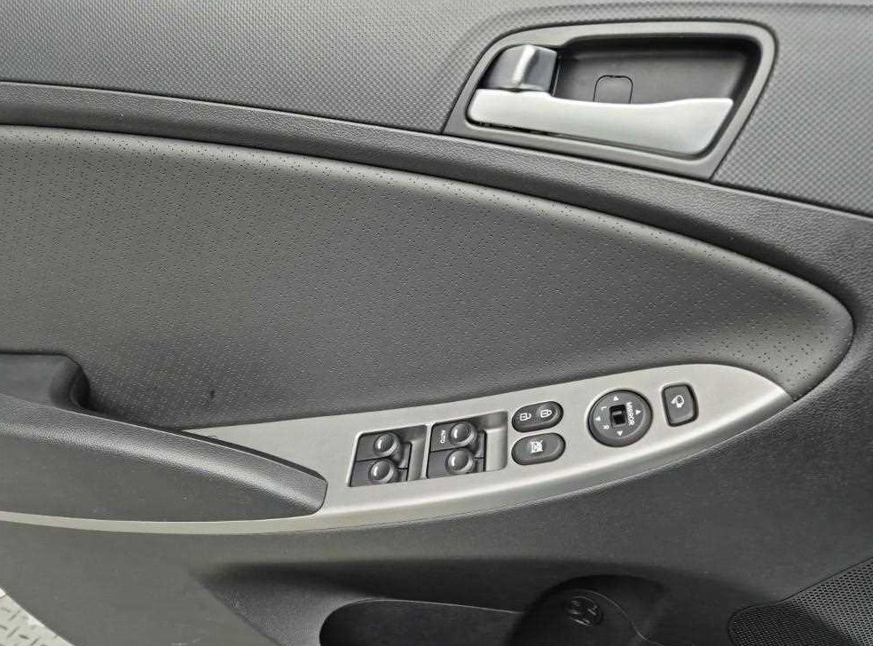 현대 엑센트 1.4VVT 프리미엄 사진 17