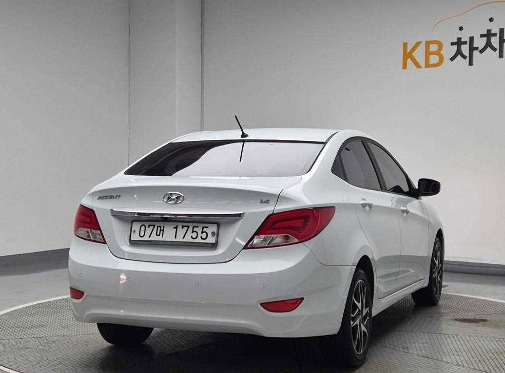 현대 엑센트 1.4VVT 프리미엄 사진 3