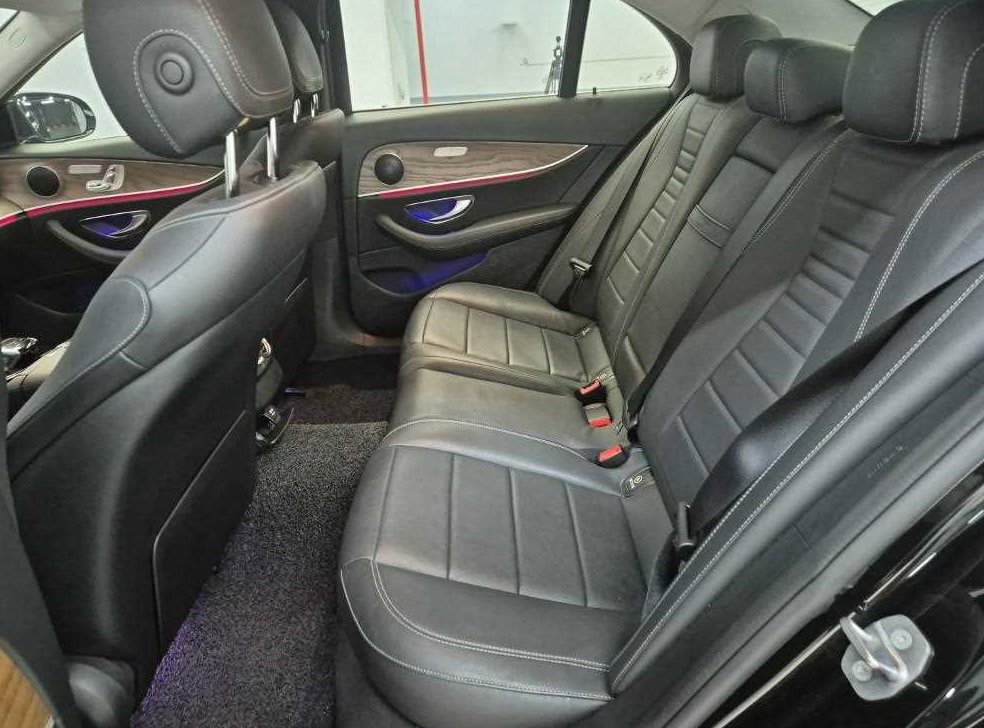 벤츠 E 클래스 E300 4MATIC 익스클루시브 스텐다드 사진 12