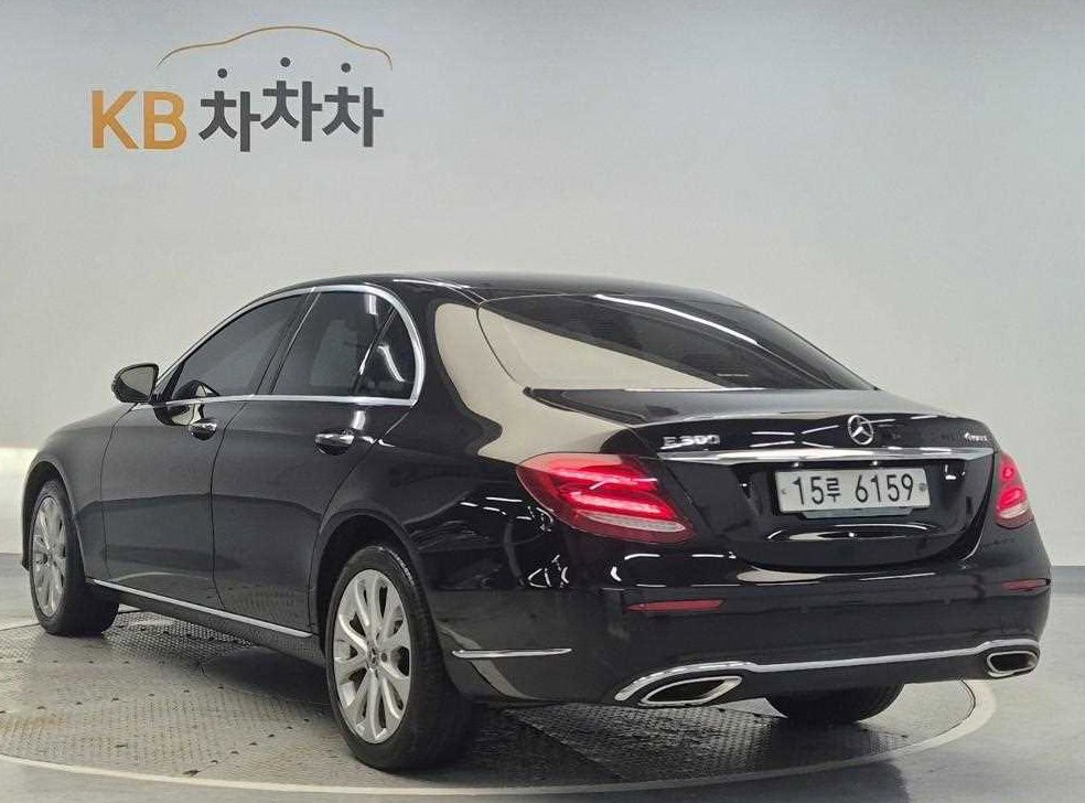 벤츠 E 클래스 E300 4MATIC 익스클루시브 스텐다드 사진 2