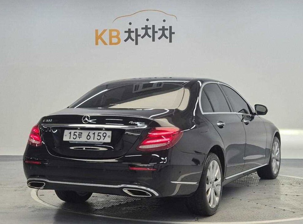 벤츠 E 클래스 E300 4MATIC 익스클루시브 스텐다드 사진 3