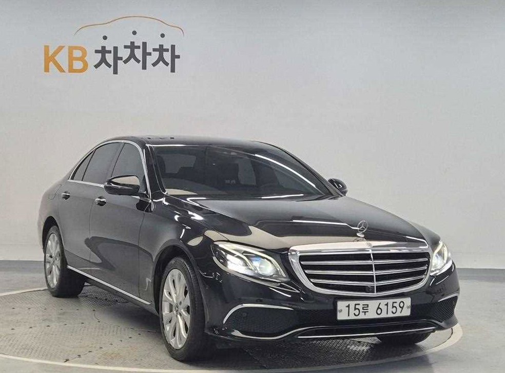 벤츠 E 클래스 E300 4MATIC 익스클루시브 스텐다드 사진 4