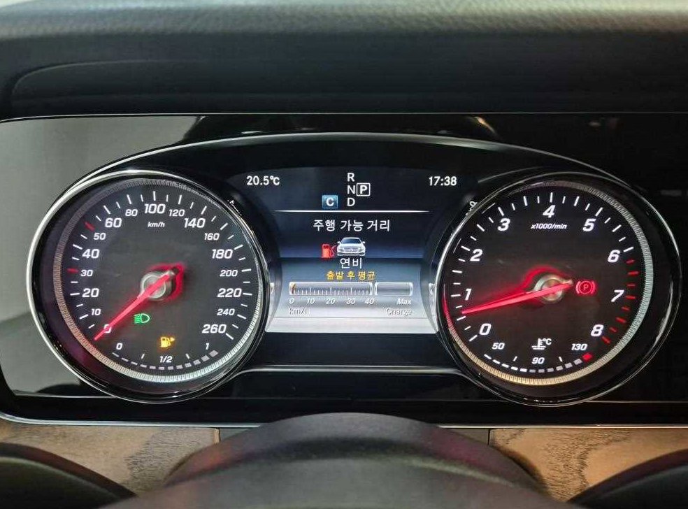 벤츠 E 클래스 E300 4MATIC 익스클루시브 스텐다드 사진 6