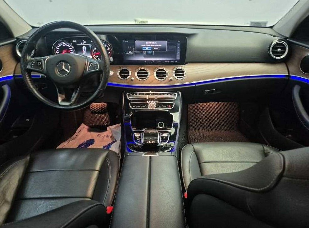 벤츠 E 클래스 E300 4MATIC 익스클루시브 스텐다드 사진 7