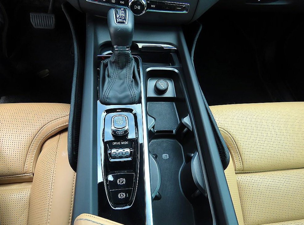 볼보 XC60 T6 AWD 인스크립션 사진 11