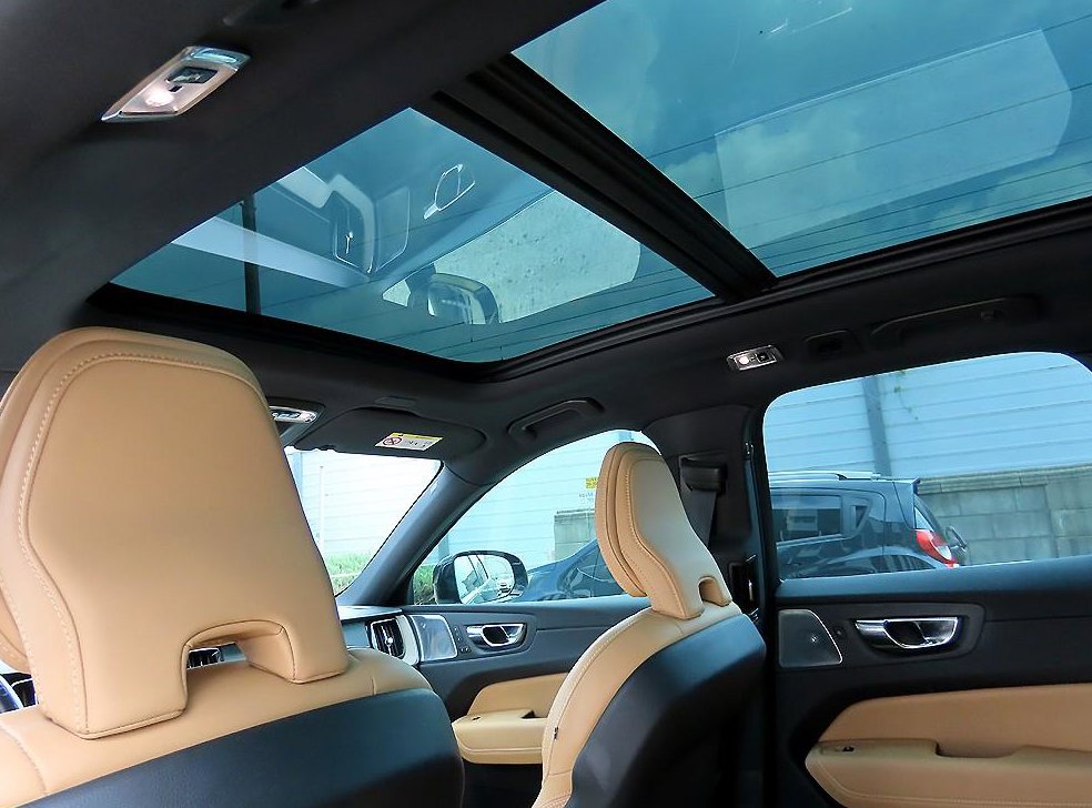 볼보 XC60 T6 AWD 인스크립션 사진 15