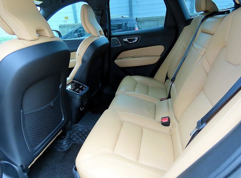 볼보 XC60 T6 AWD 인스크립션 사진 6