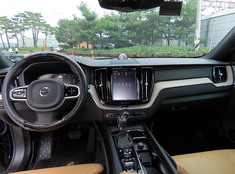 볼보 XC60 T6 AWD 인스크립션 사진 7