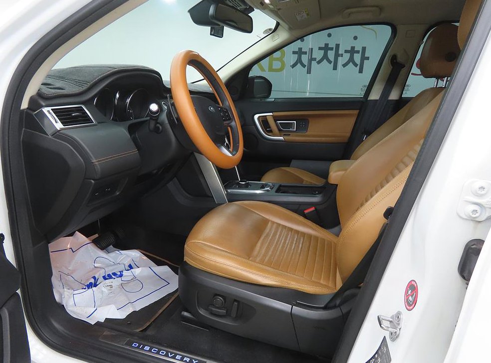 랜드로버 디스커버리 스포츠 2.0 TD4 HSE 럭셔리 사진 5